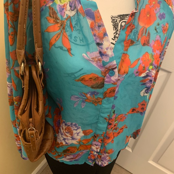 🍓2/$10 😃or 🫐5/20‼️ PRETTY COLORFUL FLORAL BLOUSE Turquoise Red Dots 3X - Picture 2 of 13